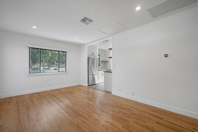 Foto del edificio - 654 Ozone St, Santa Monica, CA 90405