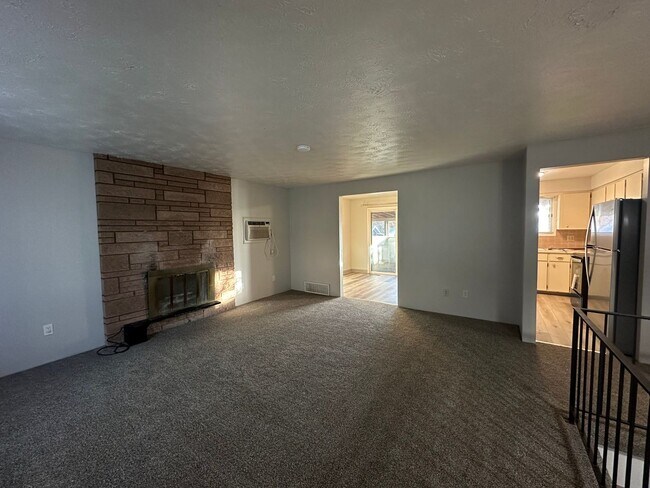 Foto del edificio - Newly Remodeled Northwest Area 4 Bedroom 2...