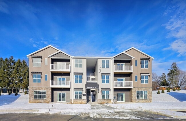 Building Photo - Briar Ridge Commons