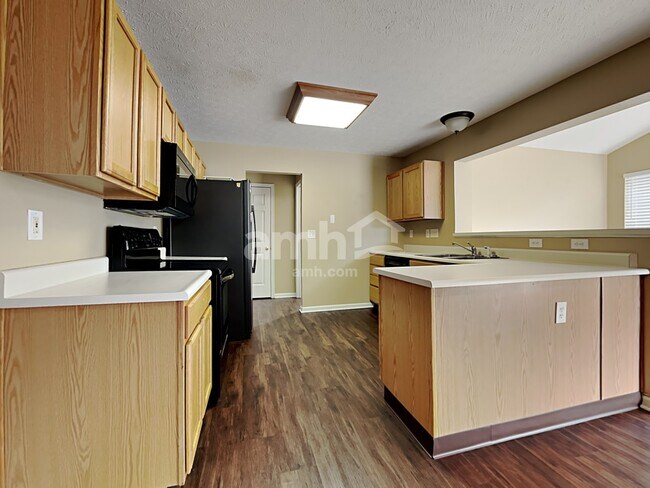 Building Photo - 581 Indian Lake Dr