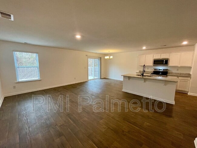 Building Photo - 341 Liliana Dr