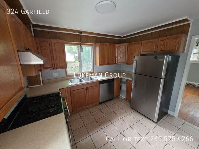Building Photo - 324 Garfield-
