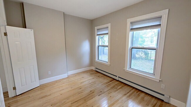 Building Photo - NICE, RENOVATED ALLSTON 1 BED FOR JANUARY 1ST!!