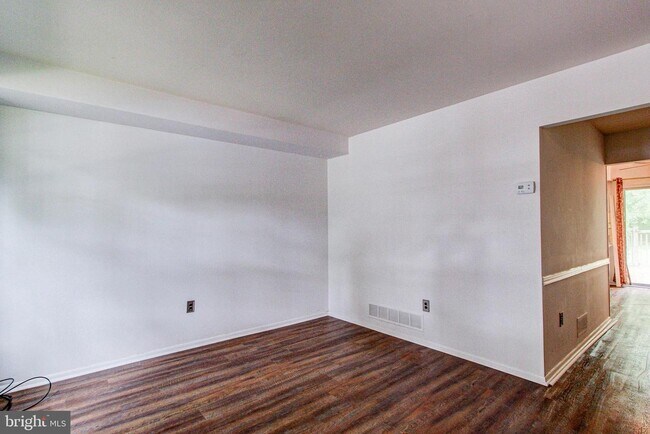 Building Photo - 2525 Devonshire Ct