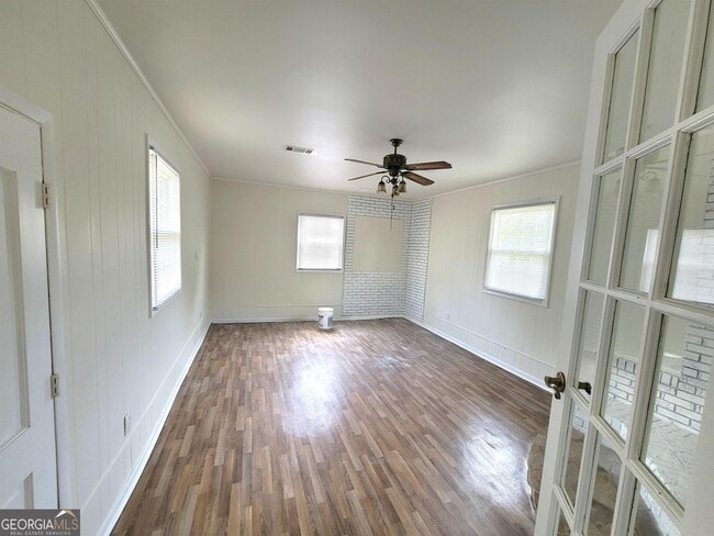 Building Photo - 210 Willow Ave
