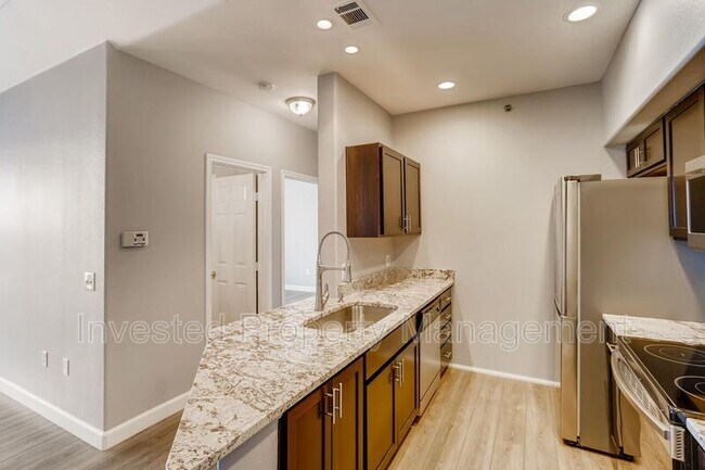 Building Photo - 6009 Castlegate Dr W
