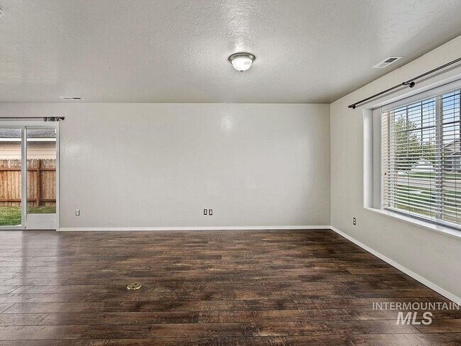 Foto del edificio - Immaculate/Charming Home in NW Meridian