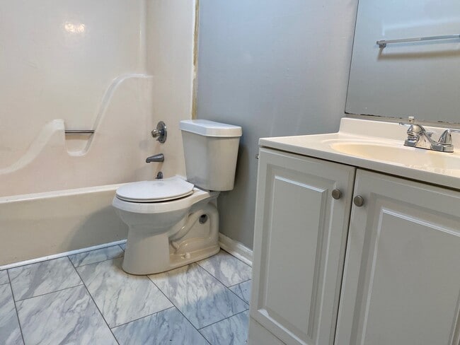 Foto del edificio - 21 Judson Cv