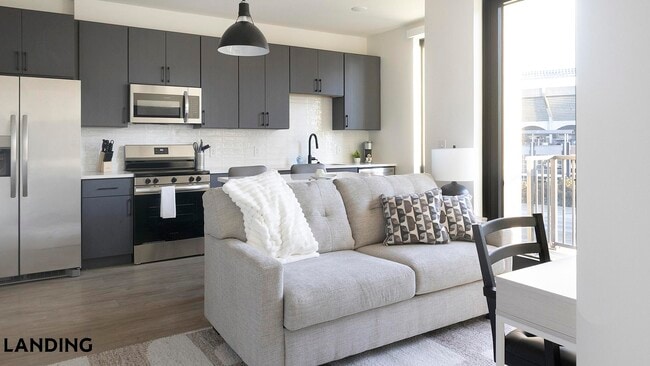 Building Photo - 1007 S Mint St