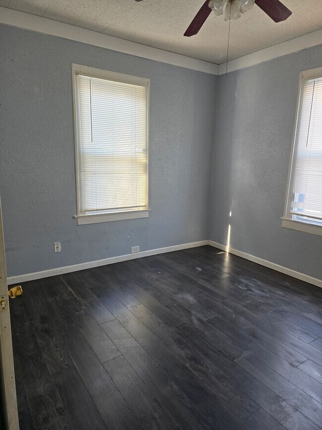 Foto del edificio - 2650 E 24th St