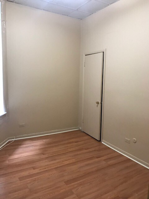 Foto del edificio - 1058 W Polk St