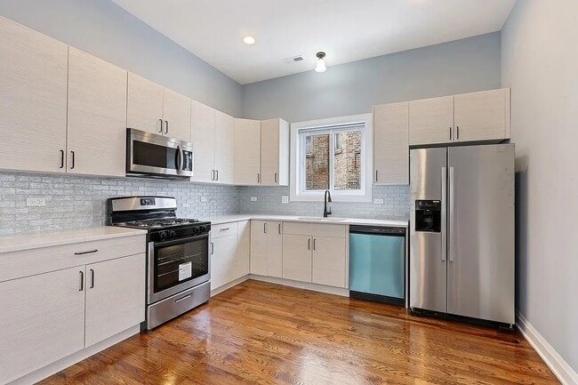 Foto del edificio - 5955 W Superior St