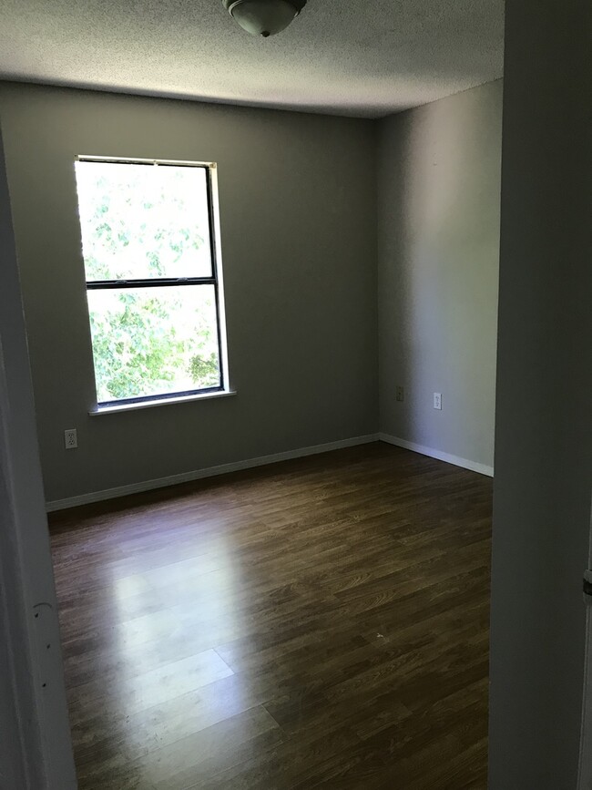 Foto del edificio - 938-940 N Oakland Avenue