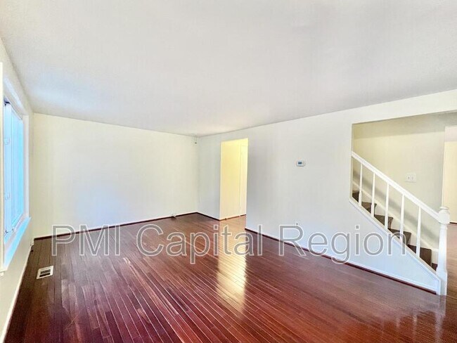 Foto del edificio - 7847 Archbold Terrace