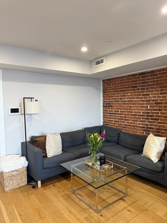 Building Photo - 536 E Broadway