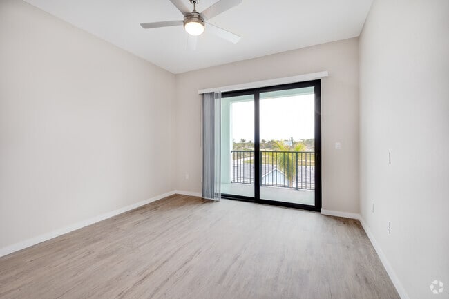 1HAB_1BA_765SF - Sala de estar - Imperial Crossing Luxury Apartment Homes