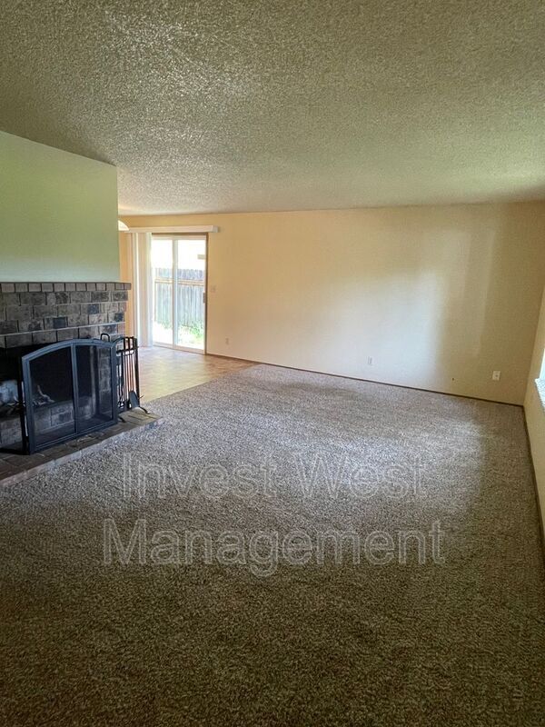 Foto del edificio - 708 NE 105th St