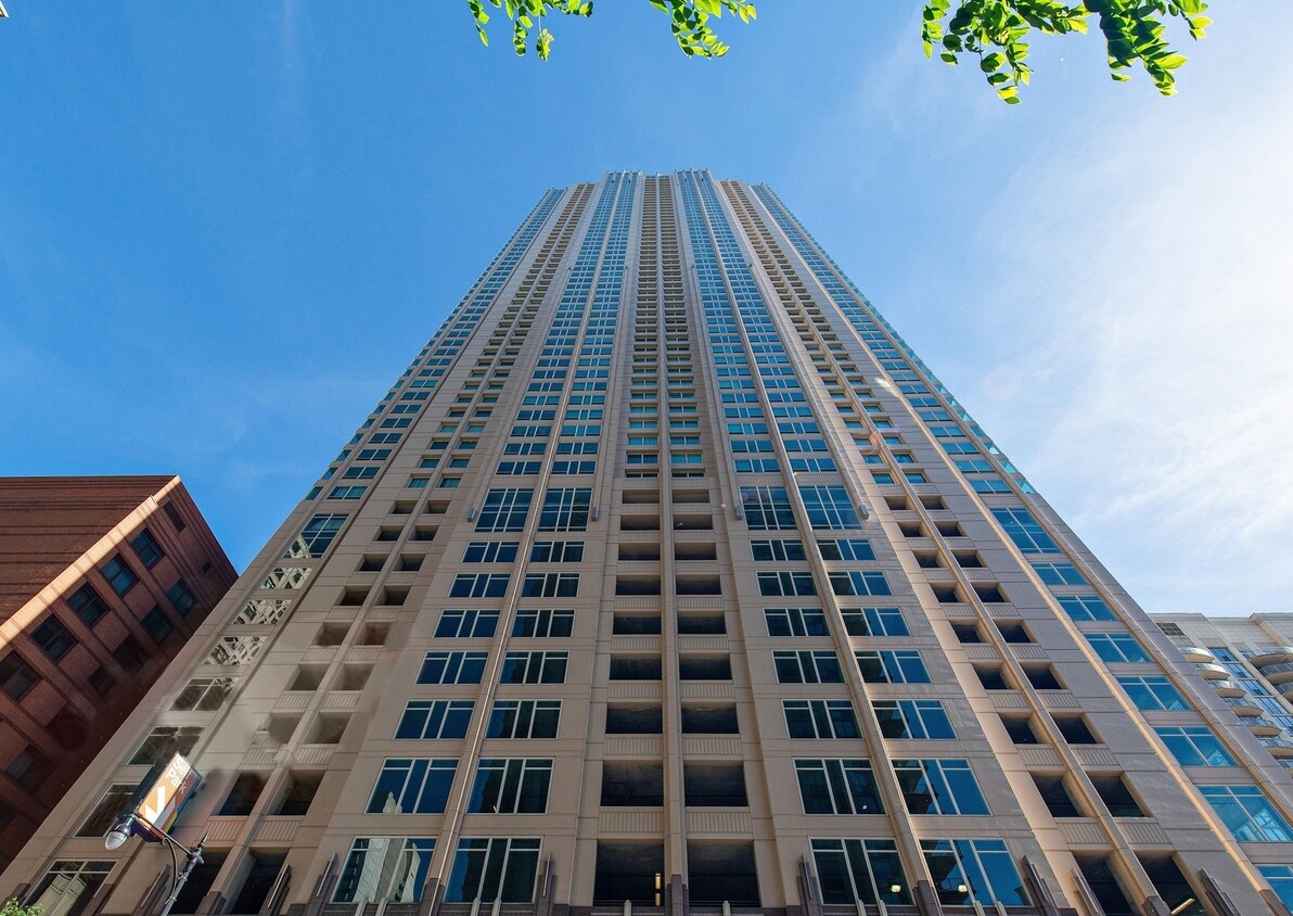 Foto principal - 33 W Ontario St