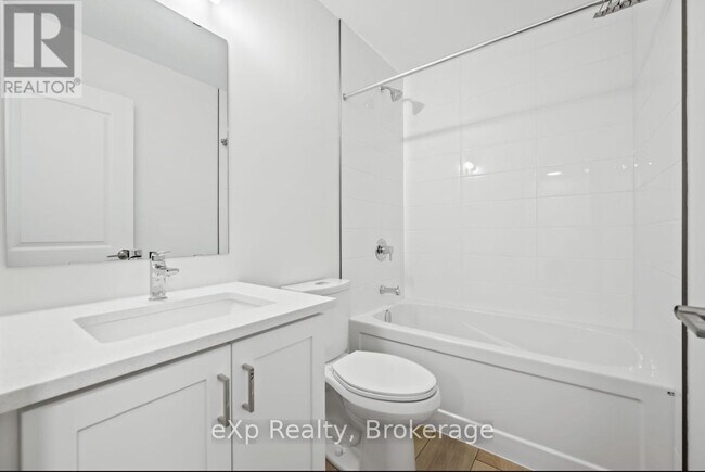 Photo du bâtiment - 824 Woolwich St