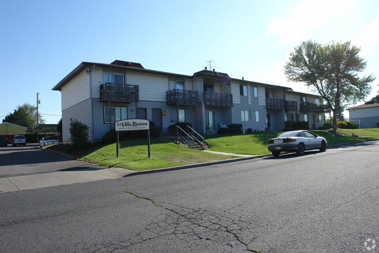 Building Photo - 2702-2722 E South Riverton Ave