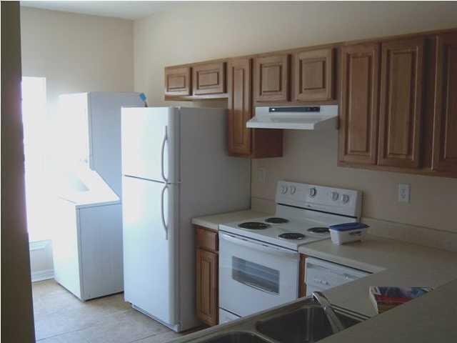 Building Photo - 204 Ann Cir