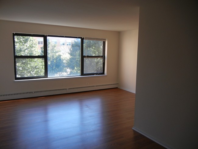 Interior - 7500 S South Shore Drive