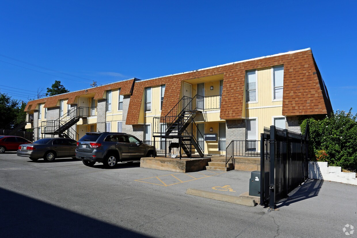 910 at Midtown Apartments in Oklahoma City, OK