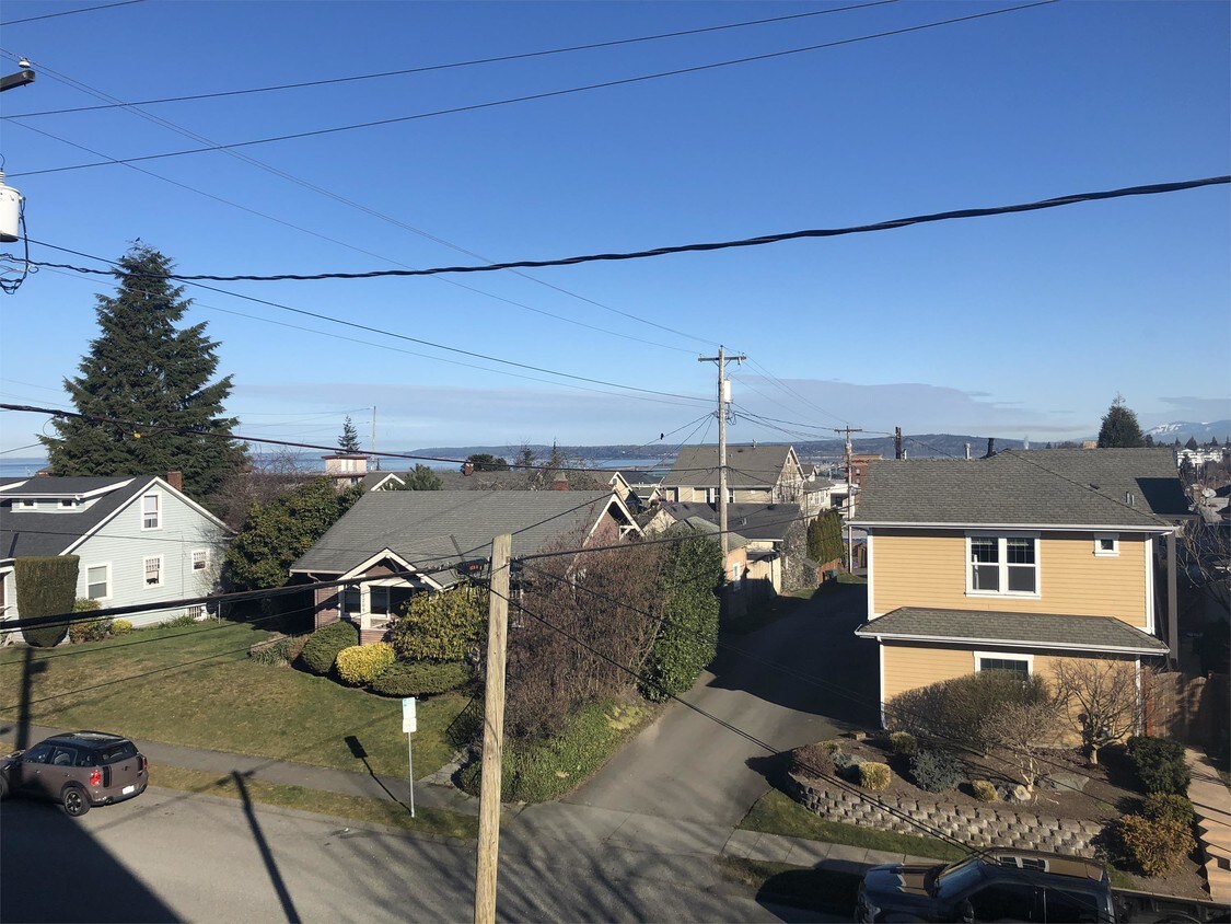 1212 32nd St Unit 5, Everett, WA 98201 Apartment for Rent in Everett