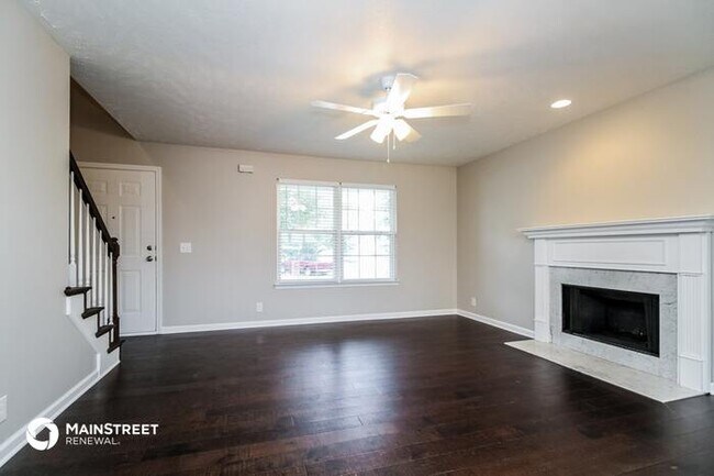 Building Photo - 1501 James Gafford Dr, La Vergne, TN 37086