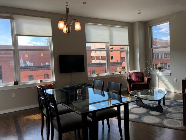 Foto del edificio - 1505 Pearl St