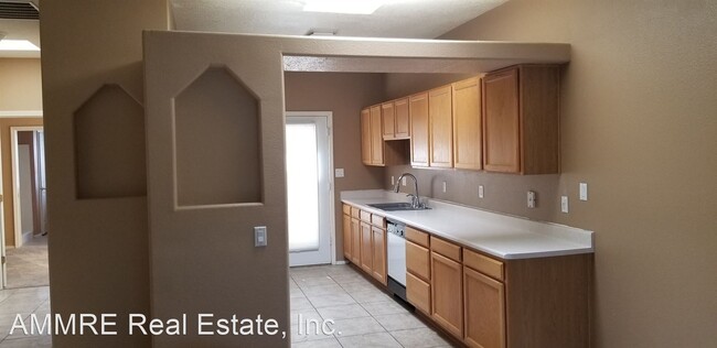 Building Photo - 2 br, 2 bath House - 10420 Gutierrez Rd NE