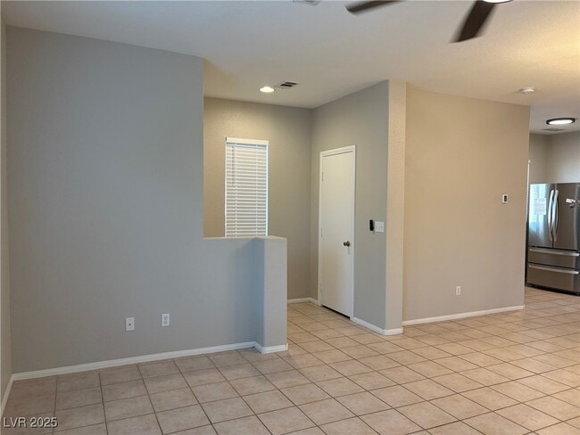 Foto del edificio - 9904 Via Delores Ave