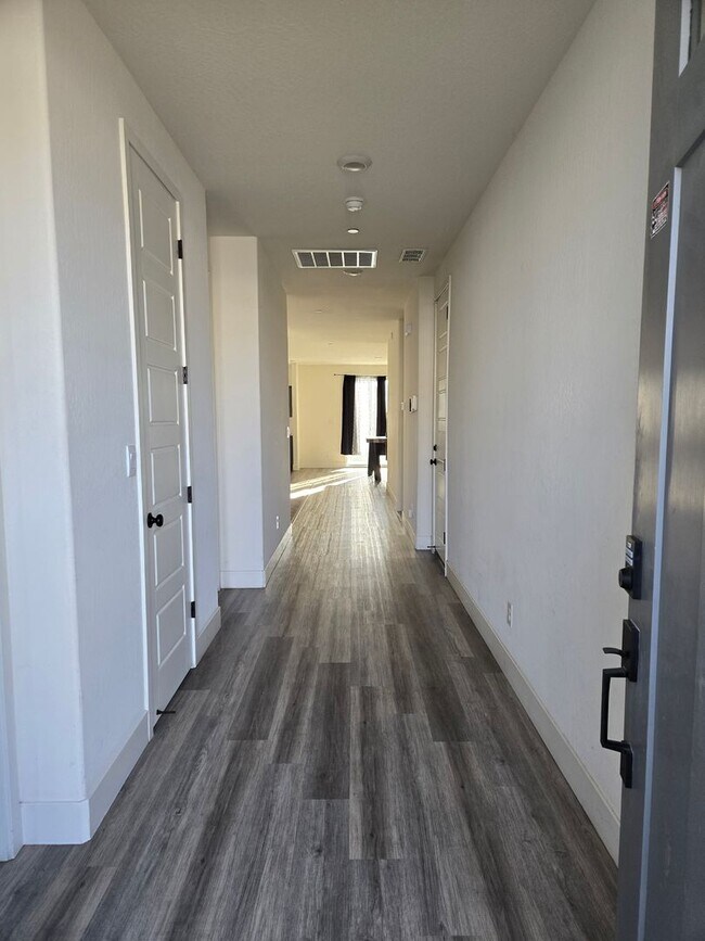 Foto del edificio - Home for Rent