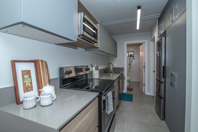 Foto del edificio - 1666 W Pratt Blvd