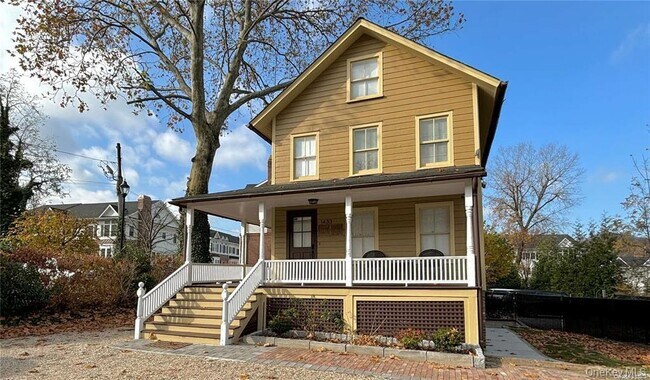 Foto del edificio - 1433 Old Northern Blvd