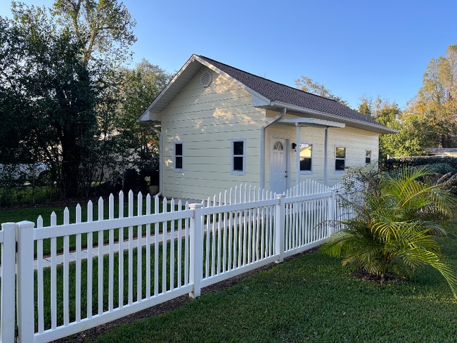 Building Photo - 2020 Lee Dr