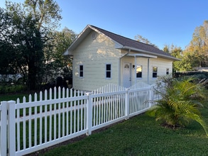 Building Photo - 2020 Lee Dr