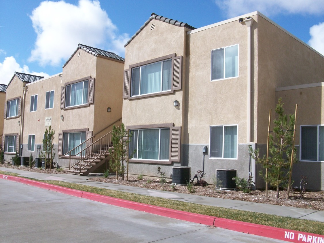 Rosamond Gateway - Rosamond Gateway Village Apartments