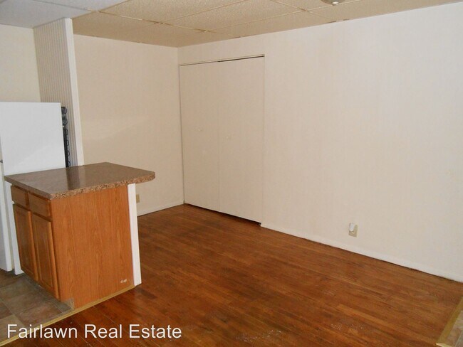 Building Photo - 711 S Randolph St