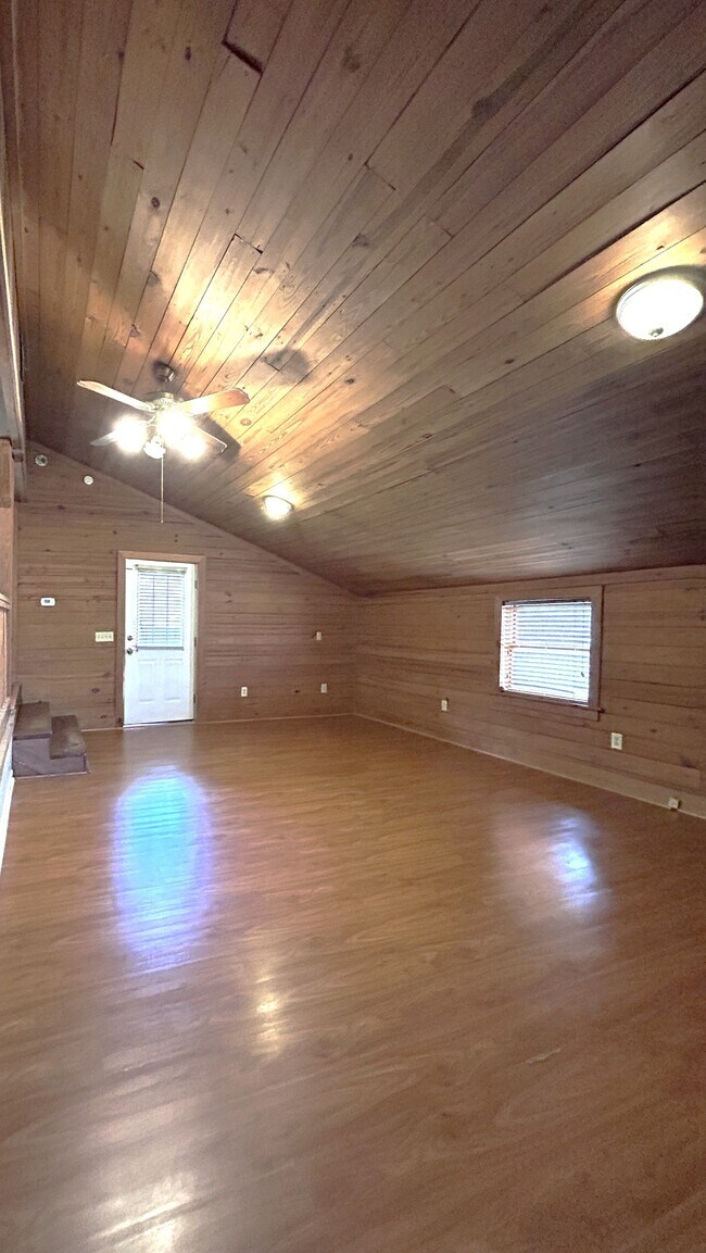 Foto del edificio - 1030 Bohler Rimes Rd