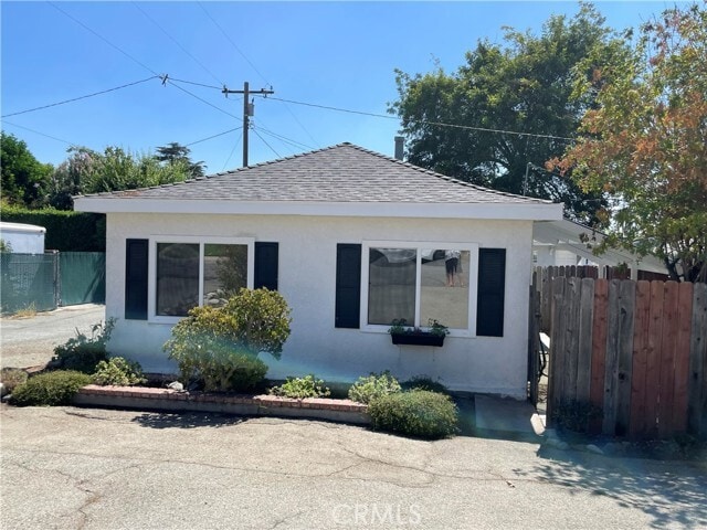 Building Photo - 558 N Vermont Ave