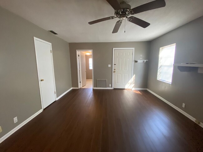 Foto del edificio - 1737 Poplar Street