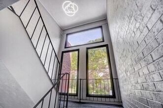 Interior Photo - Cascade Ridge