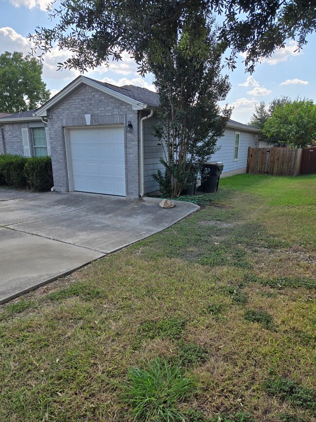 Building Photo - 212 Capistrano Dr