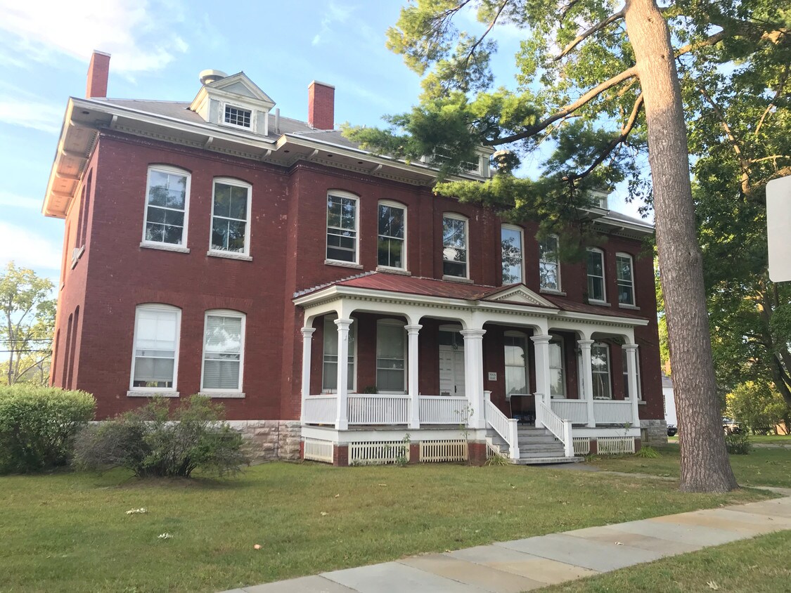 1 Dalton Dr, Colchester, VT 05446 Townhome Rentals in Colchester VT