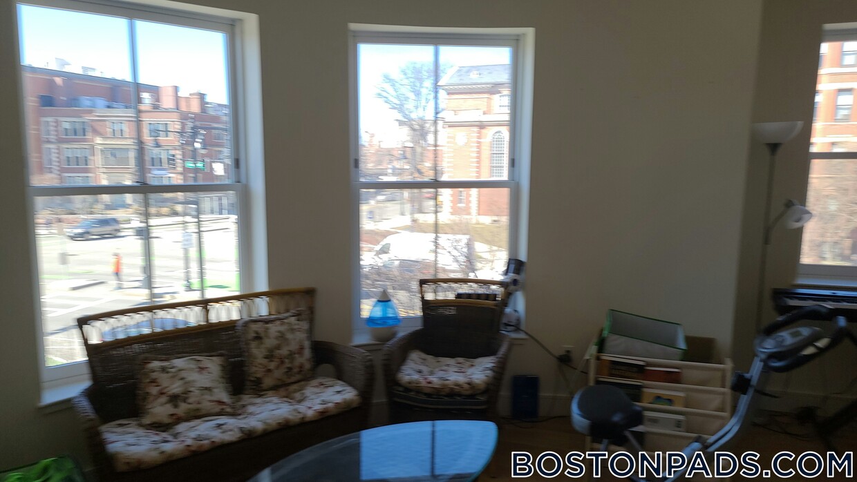 Foto principal - 877 Beacon St