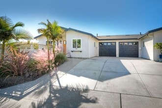 Building Photo - 254 Gloxina St