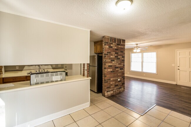 Foto del edificio - 210 Elliott Dr