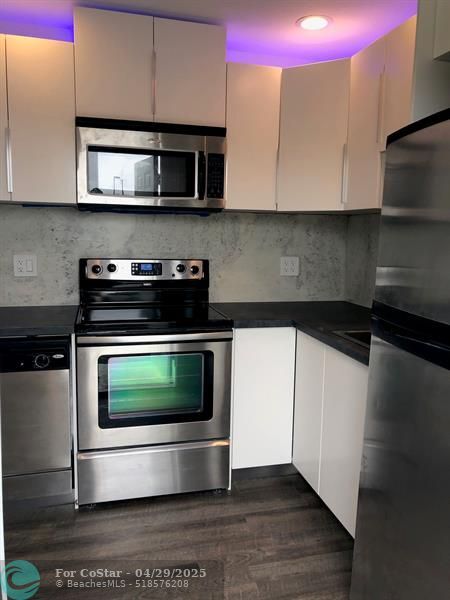Foto del edificio - 1298 NE 33rd St