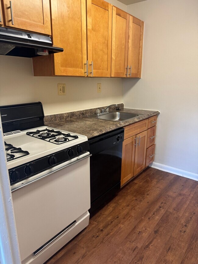 Interior Photo - Summit Hills